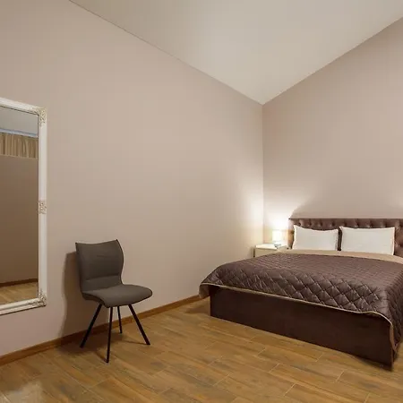 Five Seasons Aparthotel