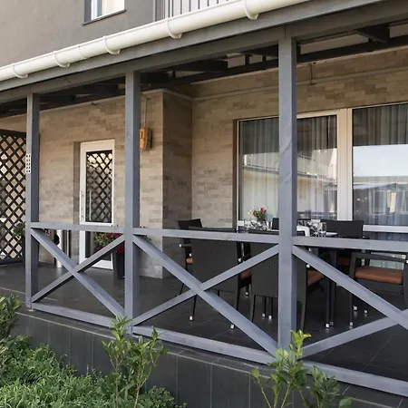 Five Seasons Apartmanhotel 3*