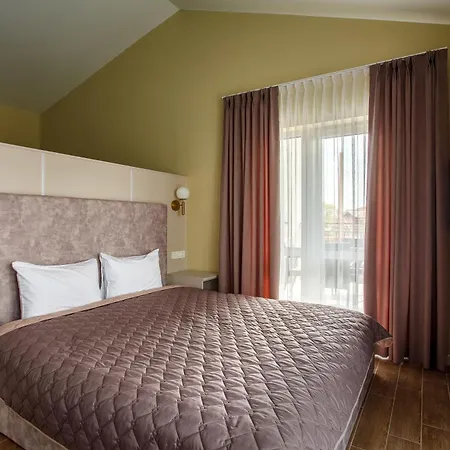 Five Seasons 3* Odessa