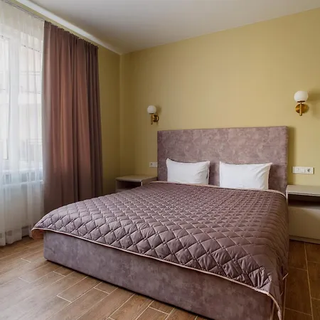 Five Seasons Lägenhetshotell Odessa