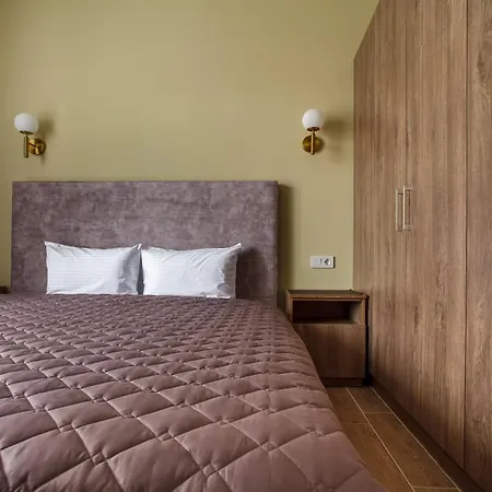 Five Seasons Lägenhetshotell Odessa