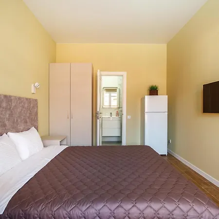 Apart-hotel Five Seasons 3*