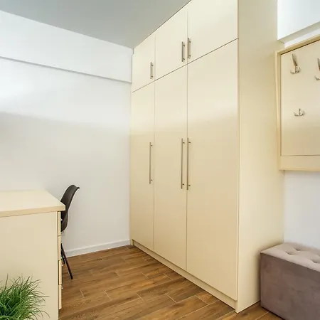 Apartmanhotel Five Seasons 3*