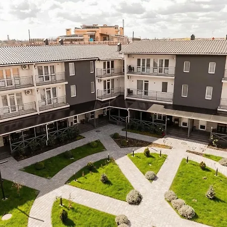 Five Seasons Aparthotel 4*