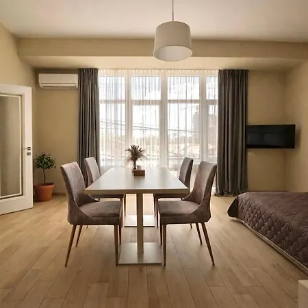 Apart-hotel Five Seasons 4*