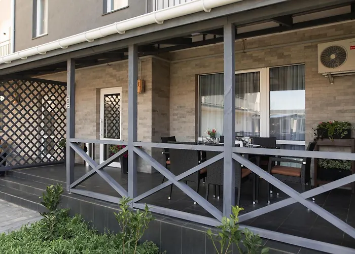 Five Seasons Aparthotel 3*