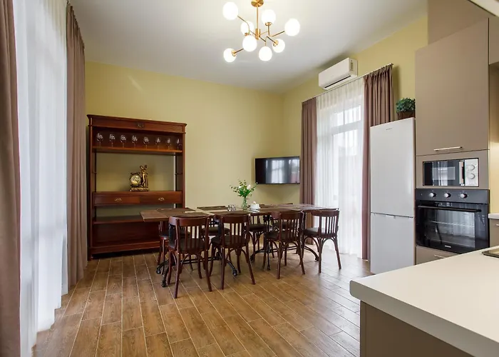 Apartmanhotel Five Seasons 3*