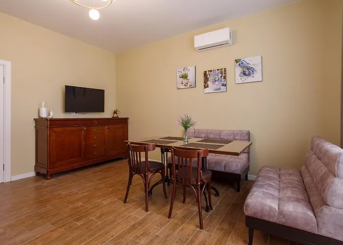 Apartmanhotel Five Seasons Odessza