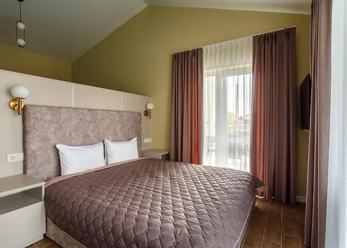 Five Seasons 3* Odessa