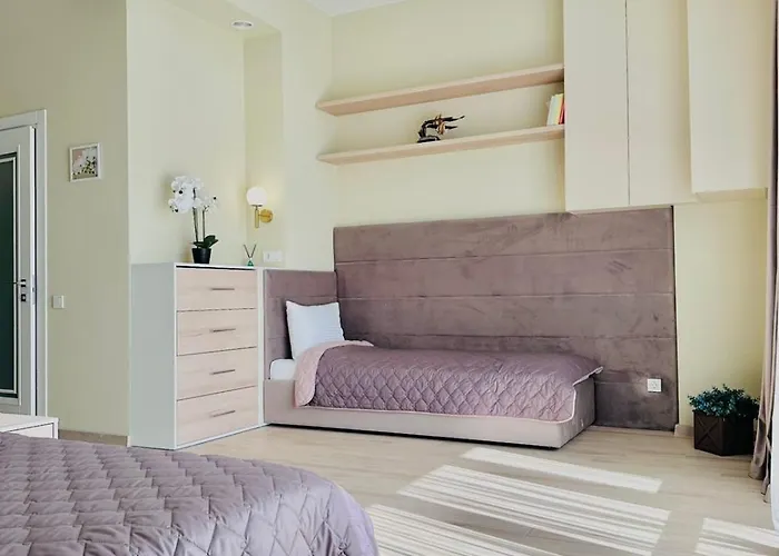 Five Seasons Aparthotel 3*