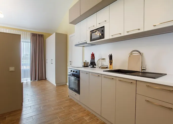 Five Seasons 3* Odessa